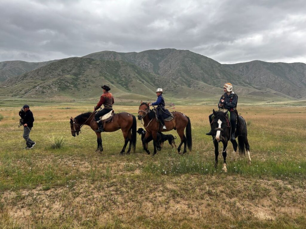 Услуги eagle hunting show 2 . kyrgyzstan 1024x768
